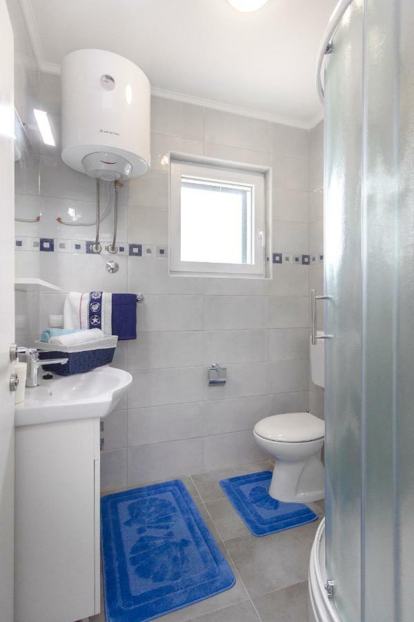 Riva Apartment Крапани Екстериор снимка